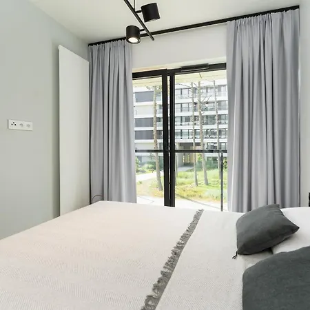 アパート Mare Shellter Kolo Kolobrzegu ロゴボ