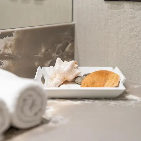 Mare Shellter Kolo Kolobrzegu