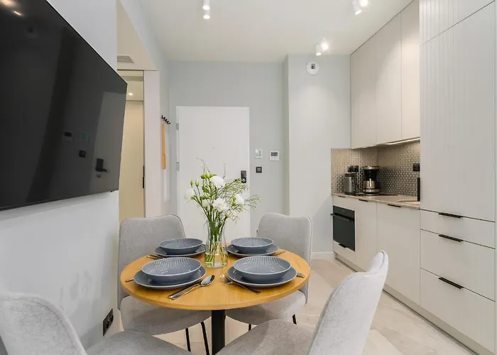 Mare Shellter Kolo Kolobrzegu *